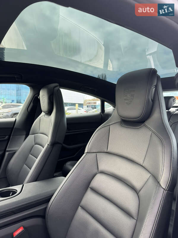 Седан Porsche Taycan 2021 в Одессе