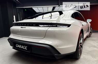 Седан Porsche Taycan 2023 в Києві