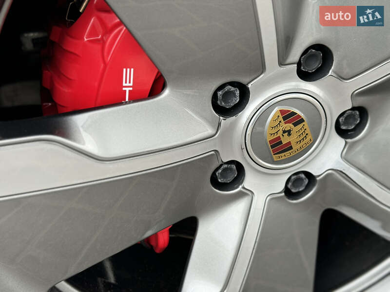 Седан Porsche Taycan 2020 в Одессе