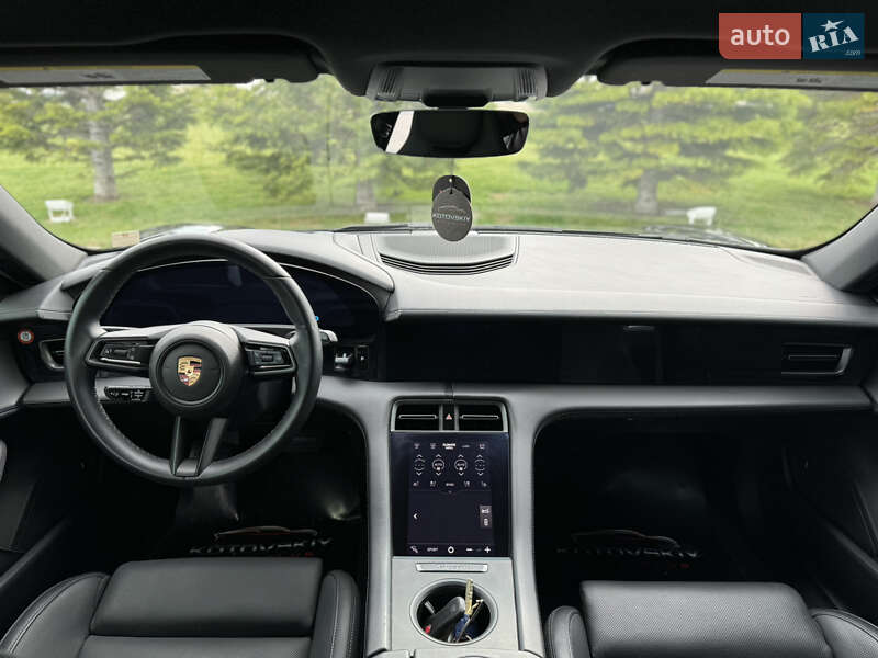 Седан Porsche Taycan 2020 в Одессе