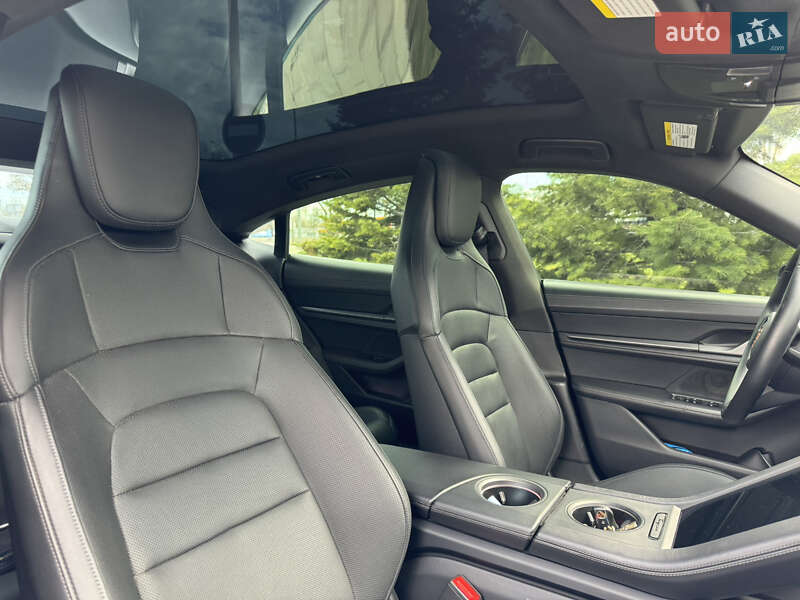 Седан Porsche Taycan 2020 в Одессе