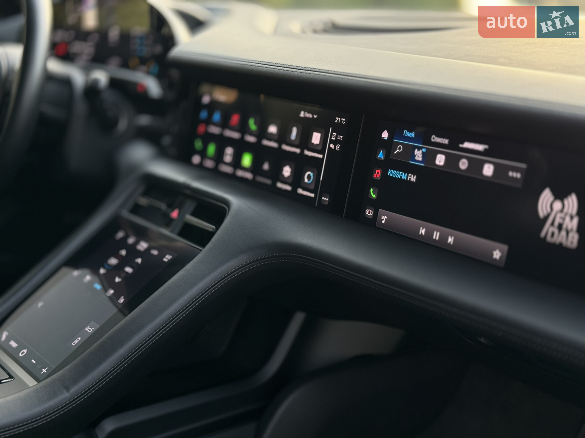 2020 Porsche Taycan - мініатюра 15