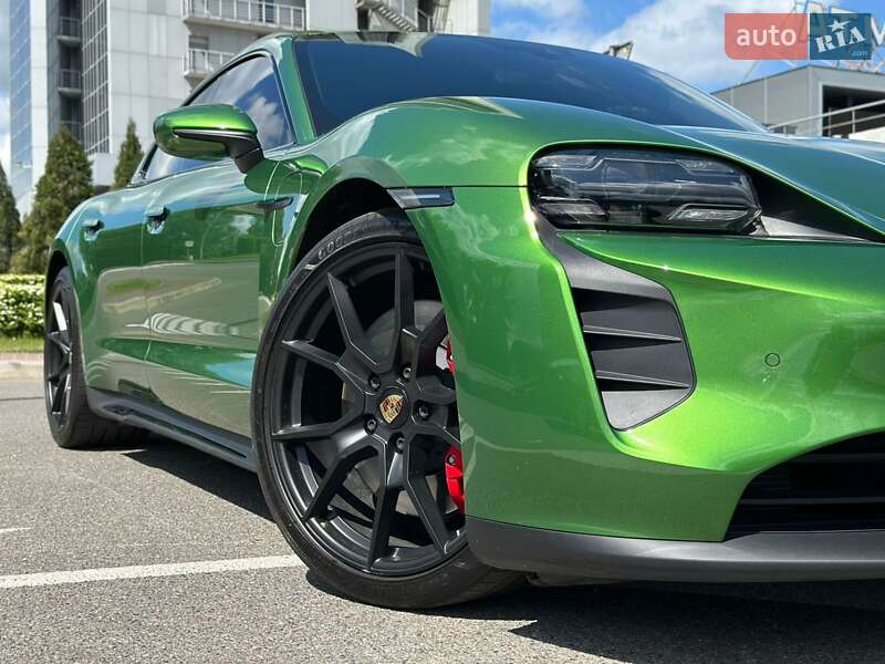 Седан Porsche Taycan 2022 в Києві