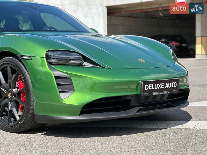 Седан Porsche Taycan 2022 в Києві