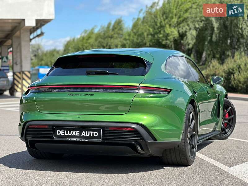 Седан Porsche Taycan 2022 в Києві