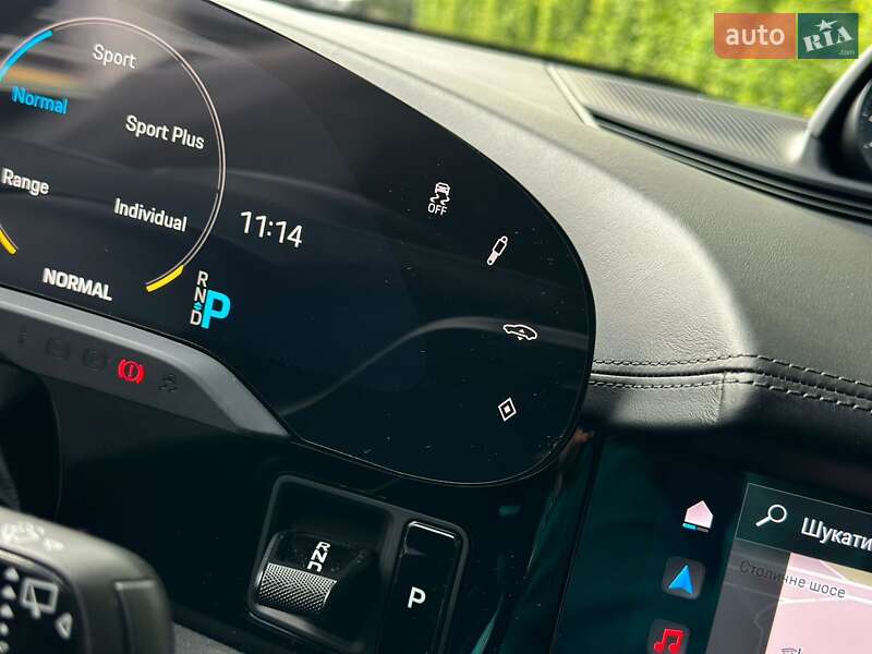 Седан Porsche Taycan 2022 в Києві