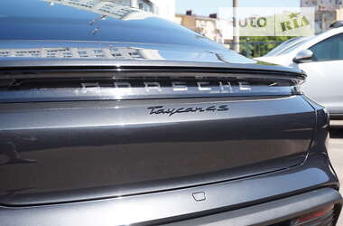 Седан Porsche Taycan 2021 в Одесі