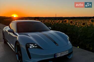 Седан Porsche Taycan 2020 в 