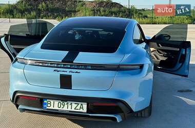 Седан Porsche Taycan 2020 в 