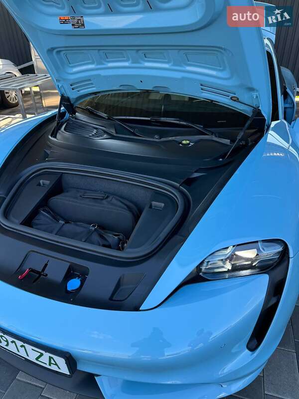 Седан Porsche Taycan 2020 в Полтаве