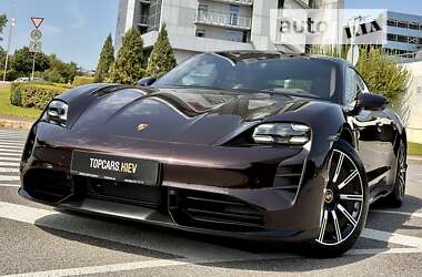 Седан Porsche Taycan 2021 в Києві