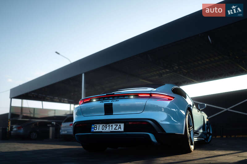 Седан Porsche Taycan 2020 в Полтаве
