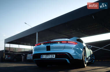 Седан Porsche Taycan 2020 в 
