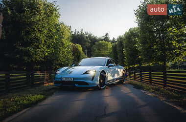 Седан Porsche Taycan 2020 в 