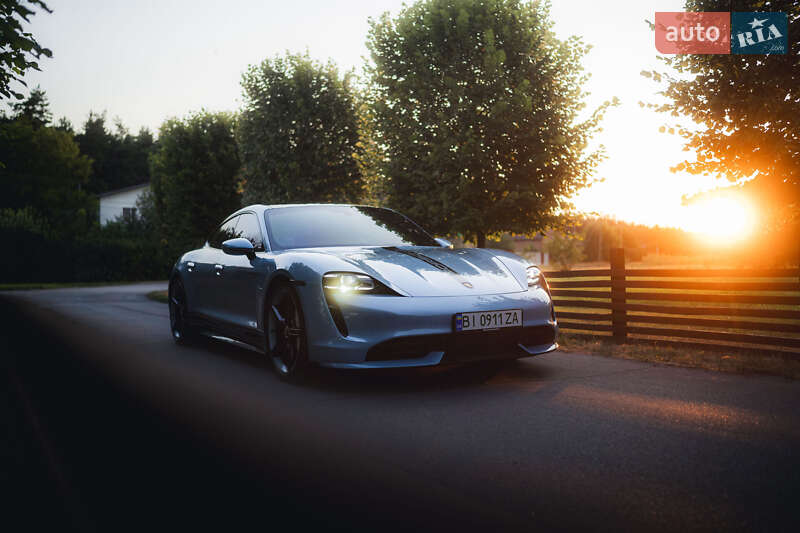 Седан Porsche Taycan 2020 в Полтаве