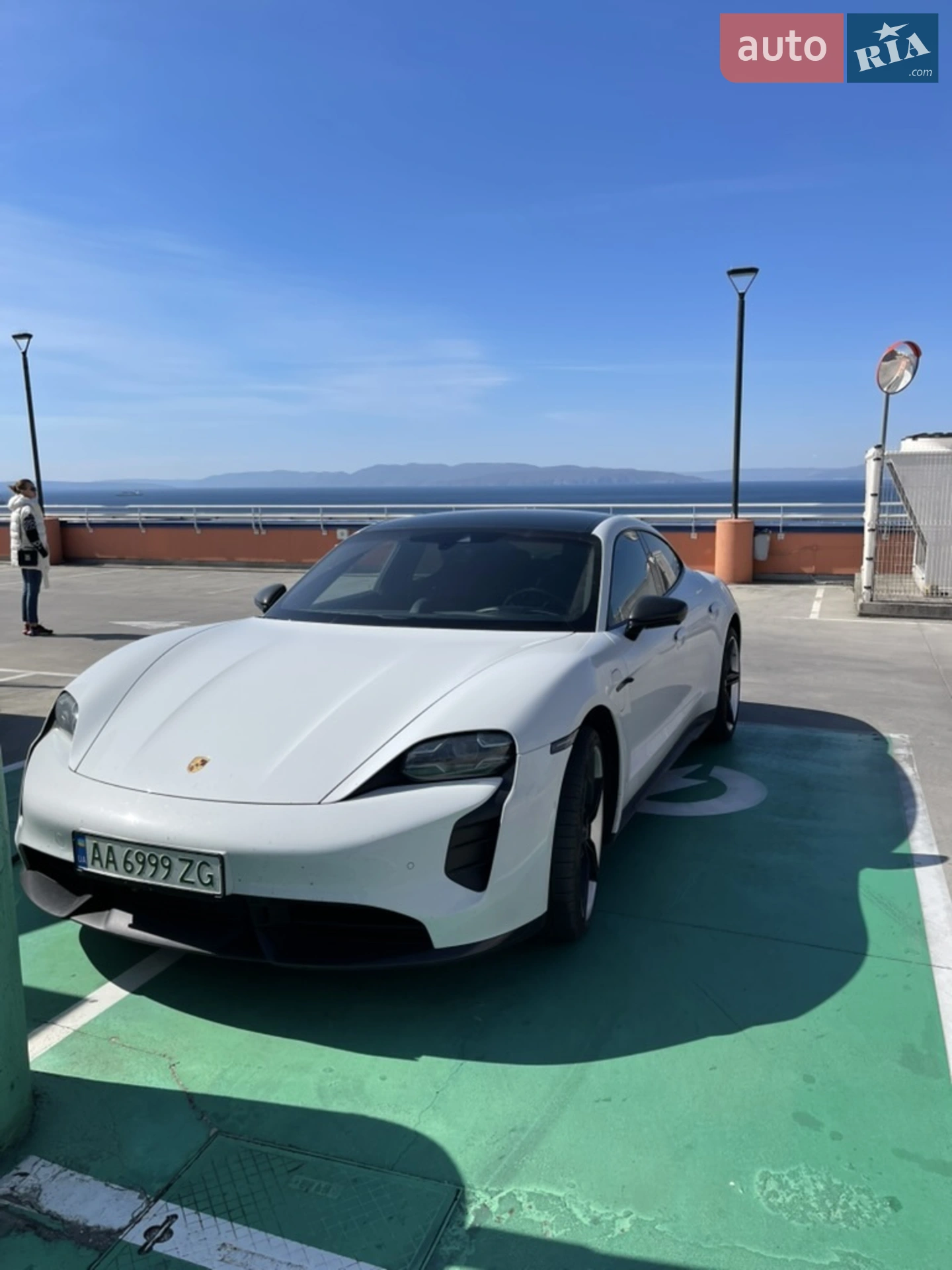 2020 Porsche Taycan - мініатюра 8