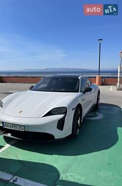 Седан Porsche Taycan 2020 в 