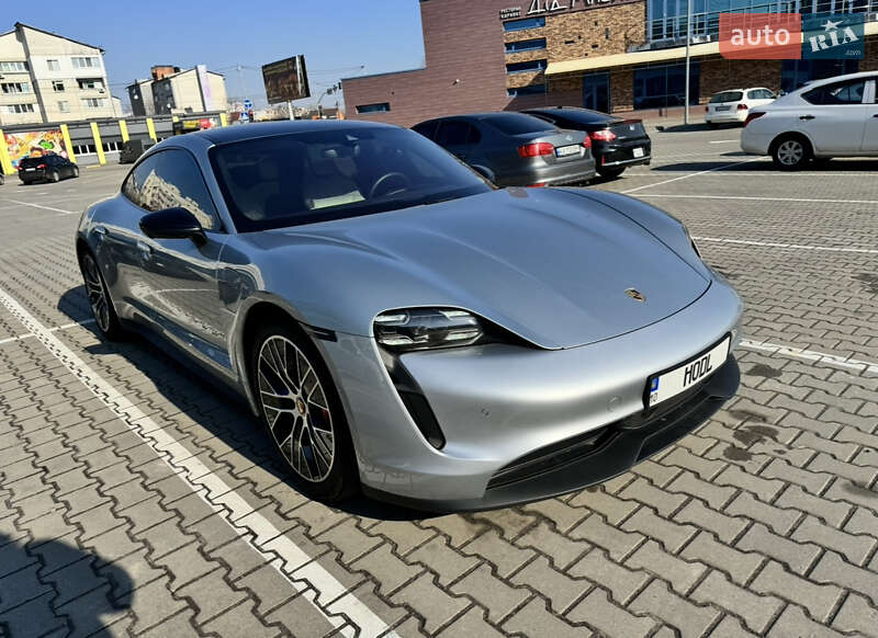 Седан Porsche Taycan 2020 в Киеве