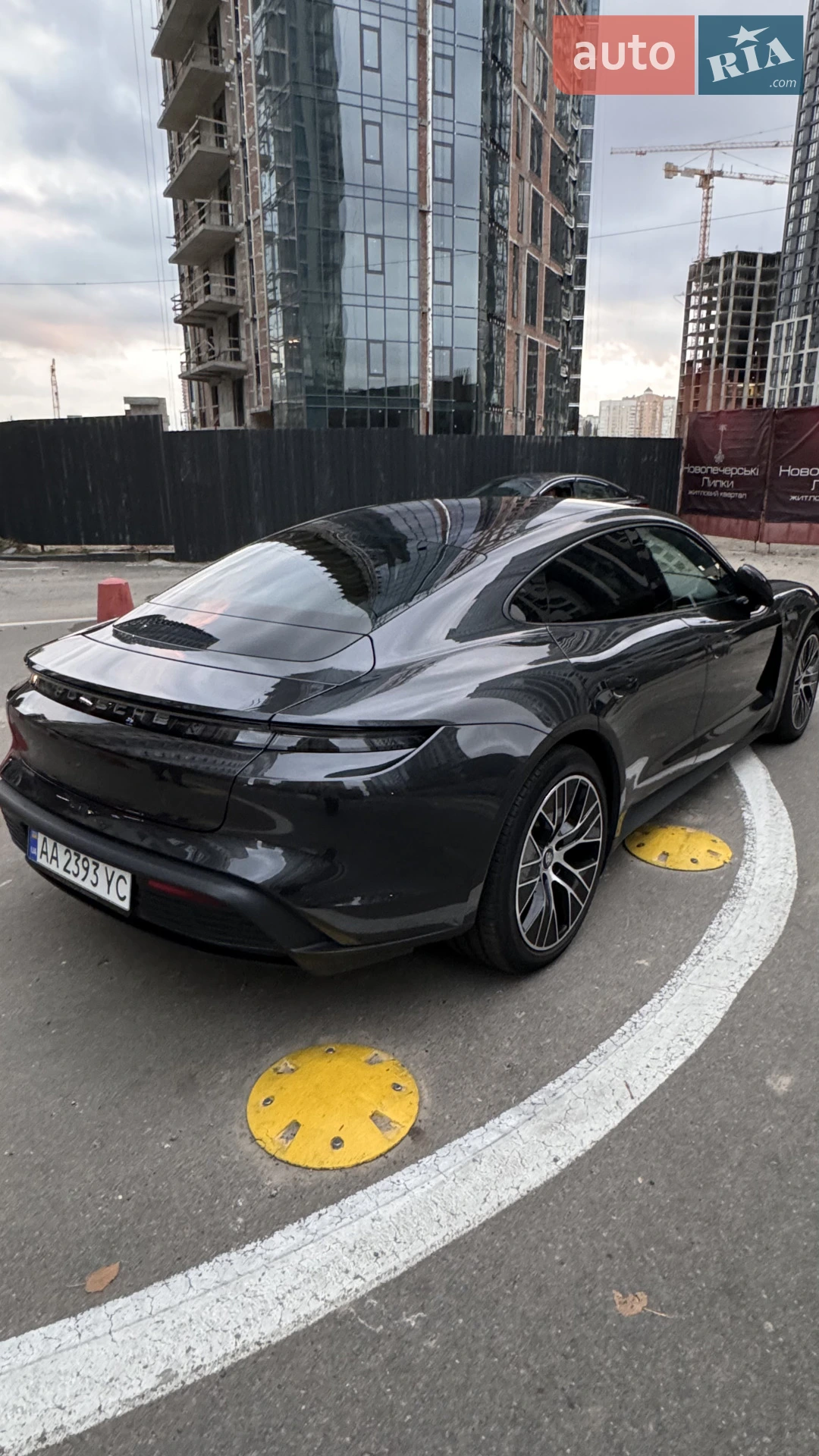 2021 Porsche Taycan - мініатюра 3