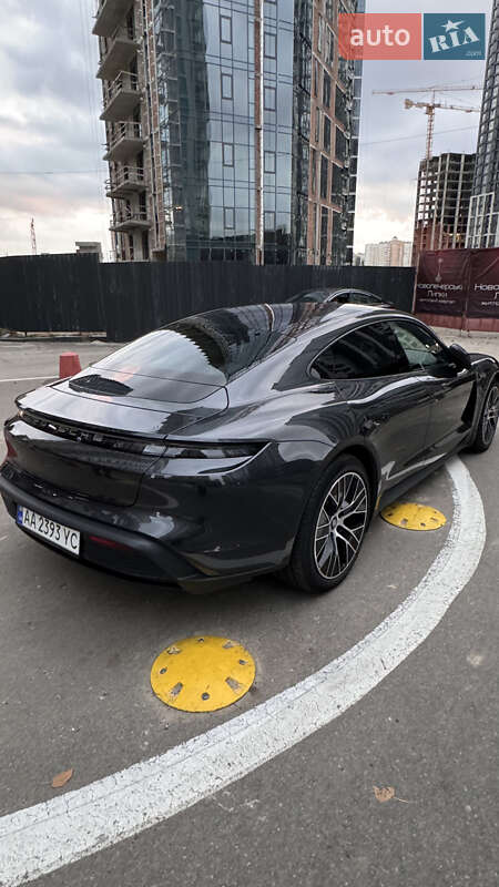 Седан Porsche Taycan 2021 в Киеве