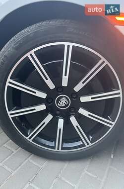 Седан Porsche Taycan 2021 в 