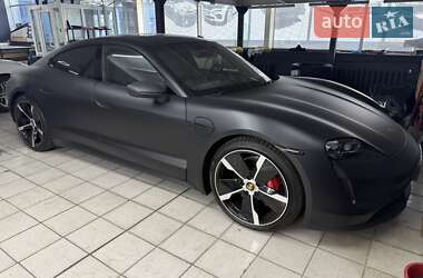 Седан Porsche Taycan 2023 в Киеве