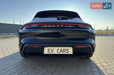 Седан Porsche Taycan 2022 в 