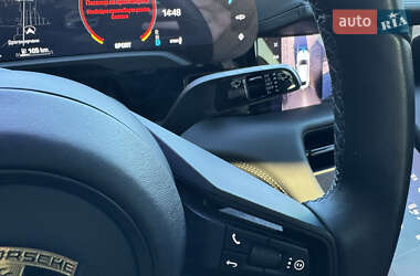 Седан Porsche Taycan 2022 в 