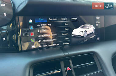 Седан Porsche Taycan 2022 в 