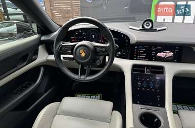 Седан Porsche Taycan 2020 в 