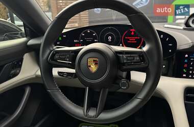 Седан Porsche Taycan 2020 в 