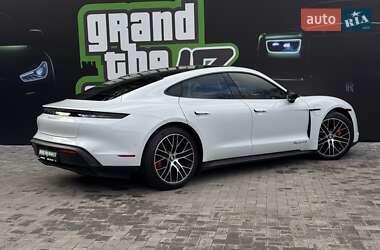 Седан Porsche Taycan 2020 в 