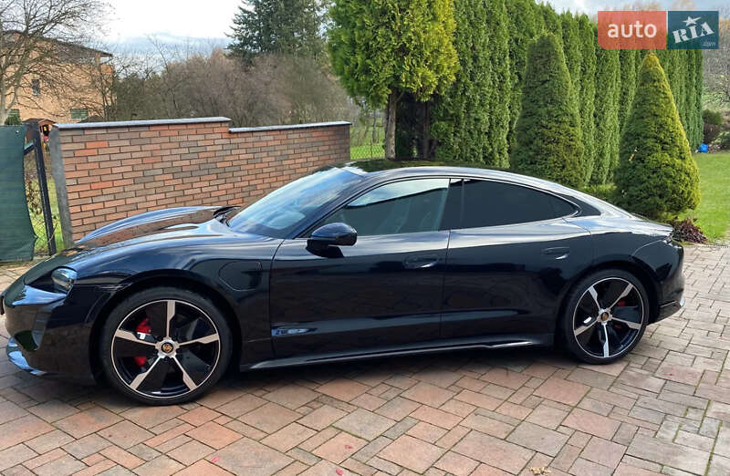 Седан Porsche Taycan 2021 в Львове