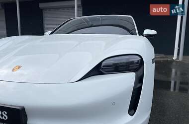 Седан Porsche Taycan 2021 в 