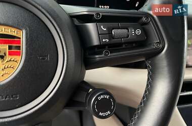 Седан Porsche Taycan 2021 в 