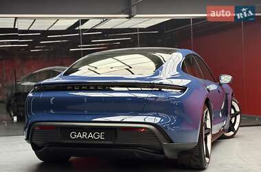 Седан Porsche Taycan 2021 в Києві