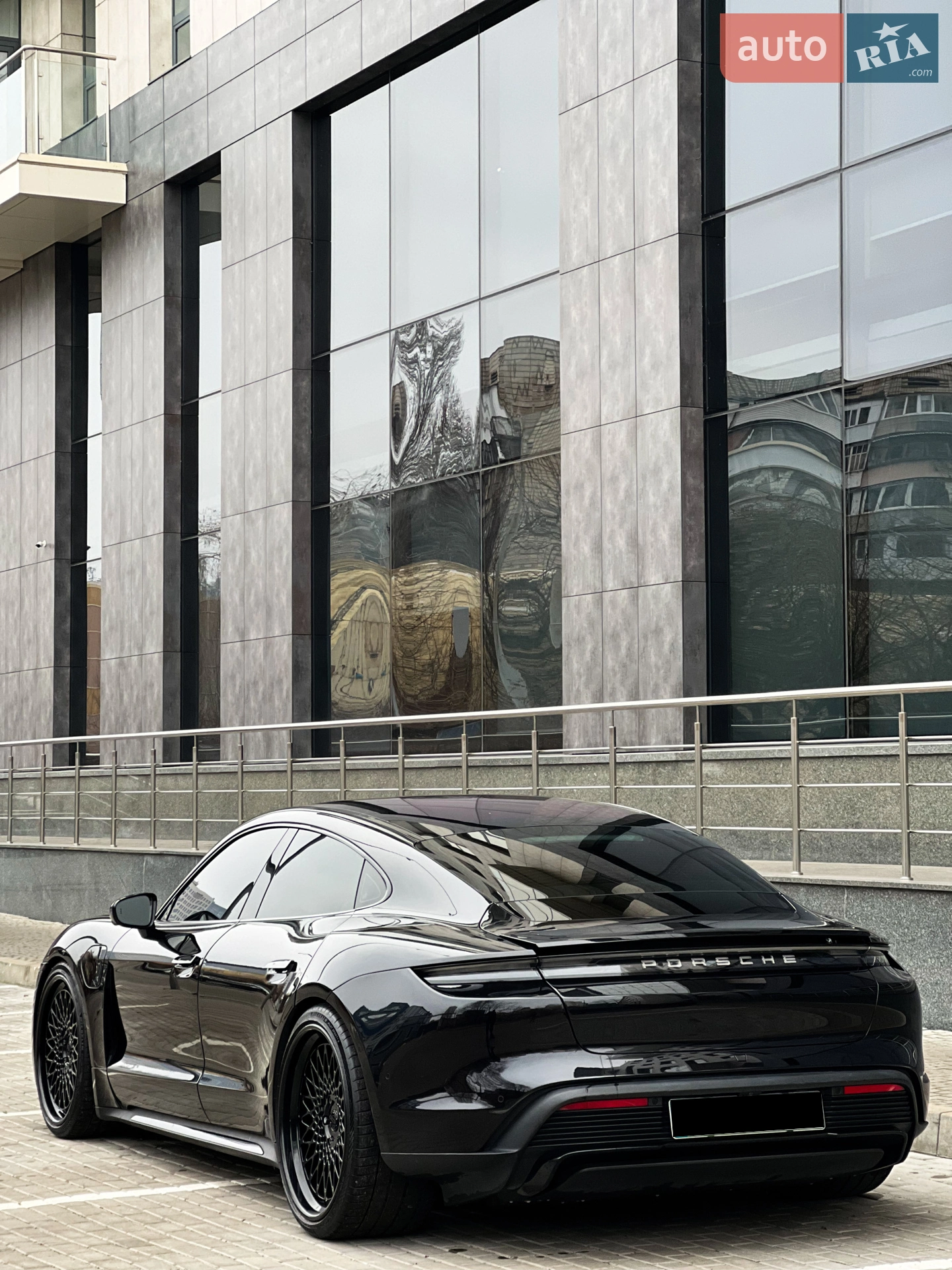 2019 Porsche Taycan - мініатюра 11