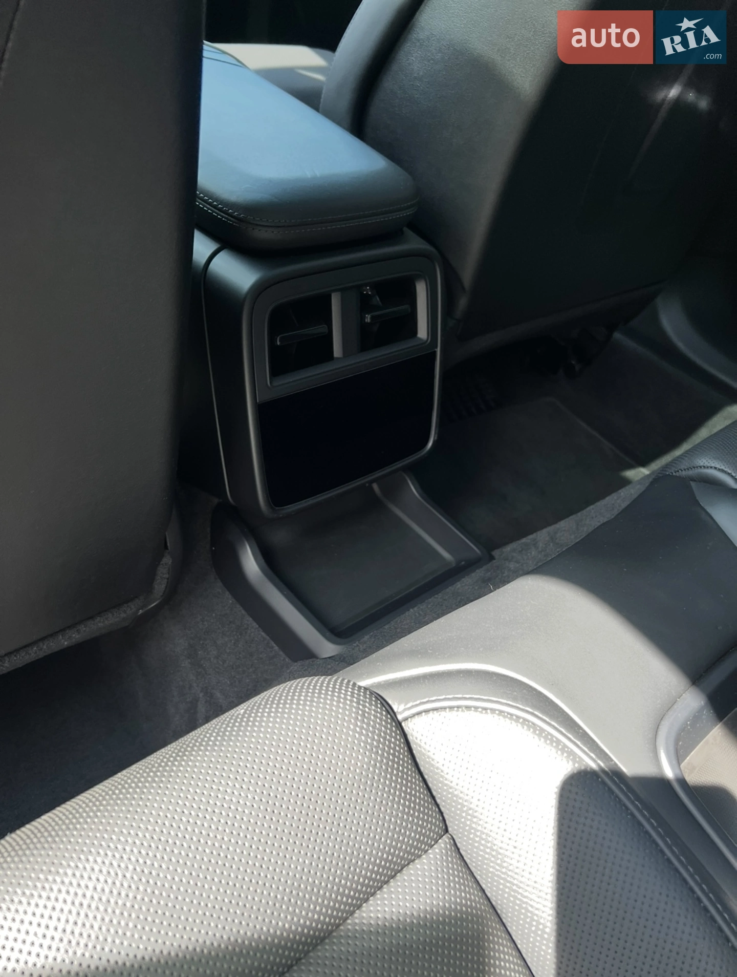 2019 Porsche Taycan - мініатюра 18