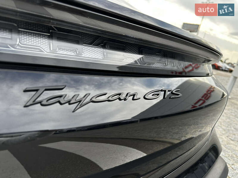Седан Porsche Taycan 2022 в Львові