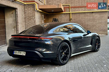 Седан Porsche Taycan 2021 в 