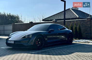 Седан Porsche Taycan 2021 в 