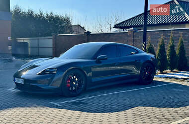 Седан Porsche Taycan 2021 в 