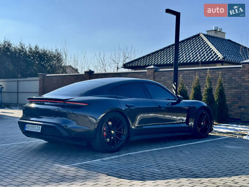 Седан Porsche Taycan 2021 в Виннице