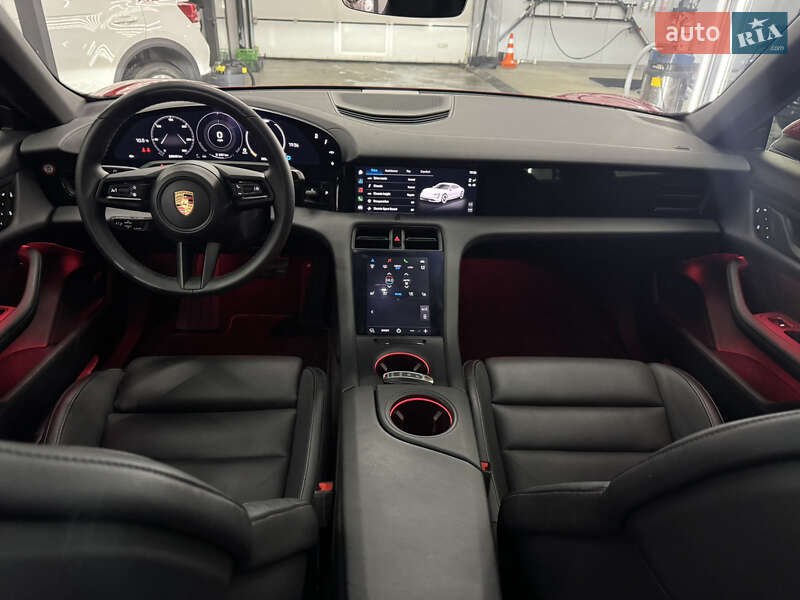 Седан Porsche Taycan 2022 в Киеве