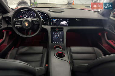 Седан Porsche Taycan 2022 в 