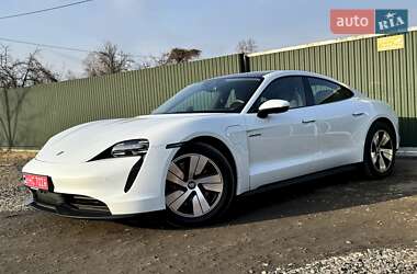 Седан Porsche Taycan 2021 в Киеве