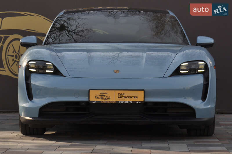 Седан Porsche Taycan 2022 в Киеве