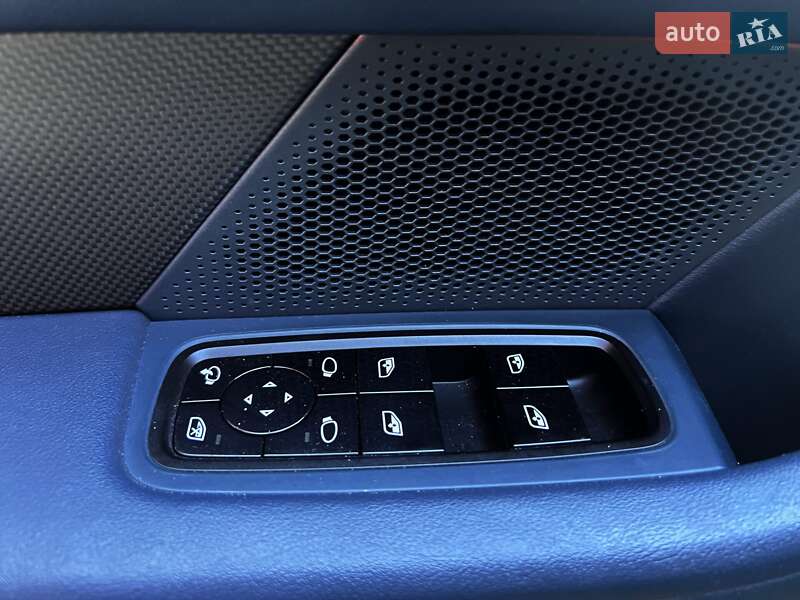 Седан Porsche Taycan 2021 в Львове фото 20 Седан Porsche Taycan 2021 в Львове