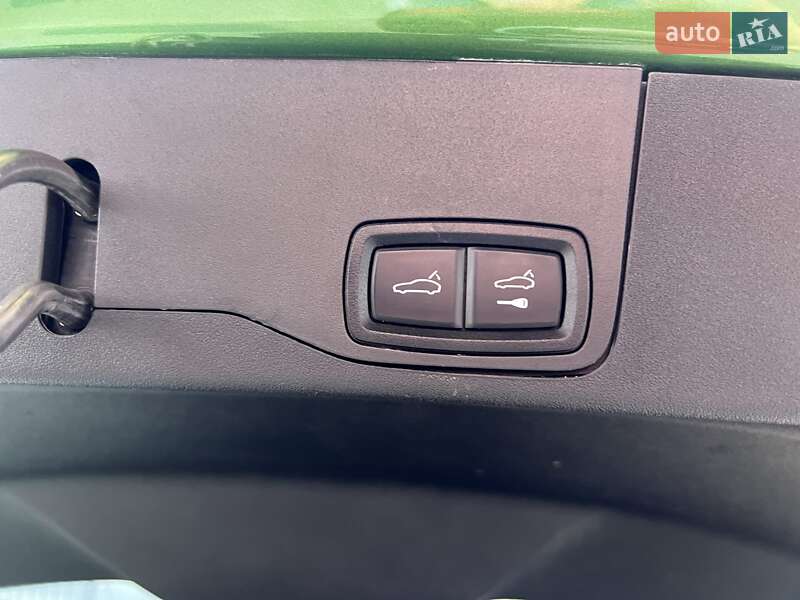 Седан Porsche Taycan 2021 в Львове фото 60 Седан Porsche Taycan 2021 в Львове