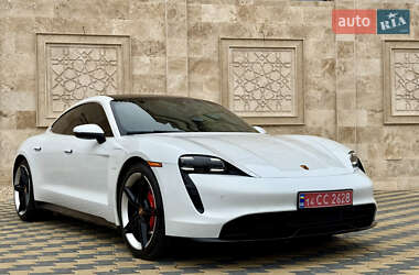 Седан Porsche Taycan 2020 в 